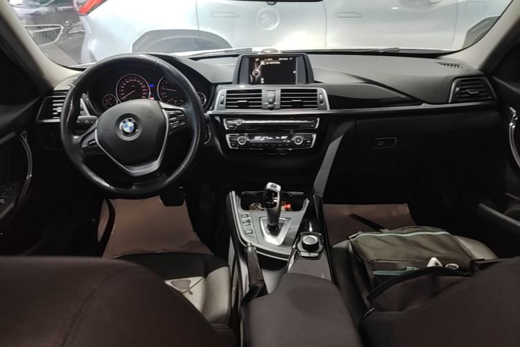 Used BMW 3 Series 2016 320Li Ambition Model Center Console