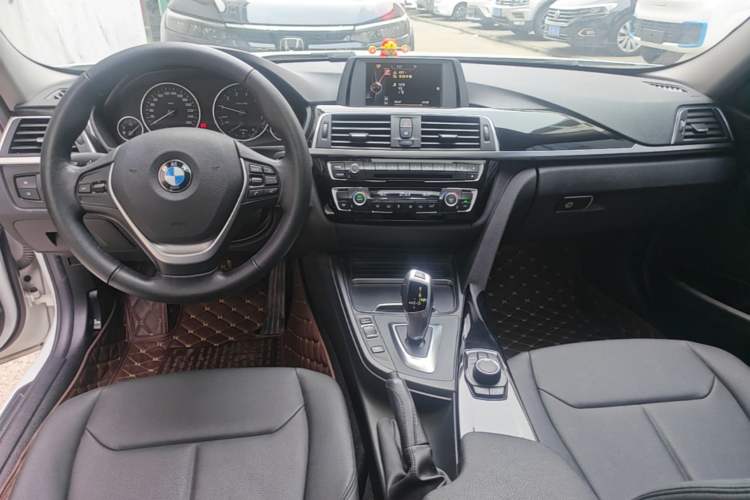 Used BMW 3 Series 2016 320Li Ambition Model Center Console