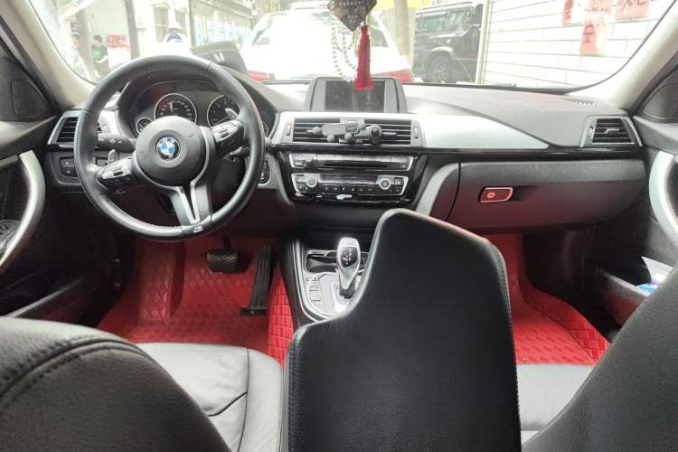 Used BMW 3 Series 2016 328Li Fashion Model Center Console