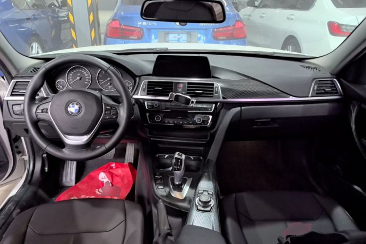 Used BMW 3 Series 2016 320Li Fashion Model Center Console