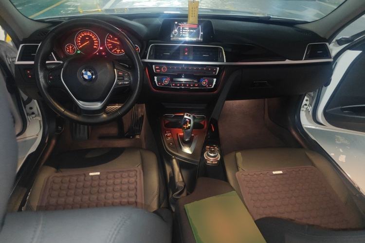 Used BMW 3 Series 2016 320Li Fashion Model Center Console