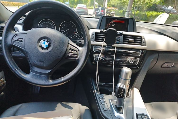 Used BMW 3 Series 2016 320Li Ambition Model Center Console