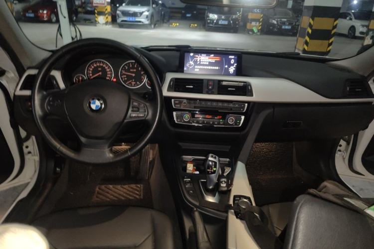 Used BMW 3 Series 2016 320Li Ambition Model Center Console