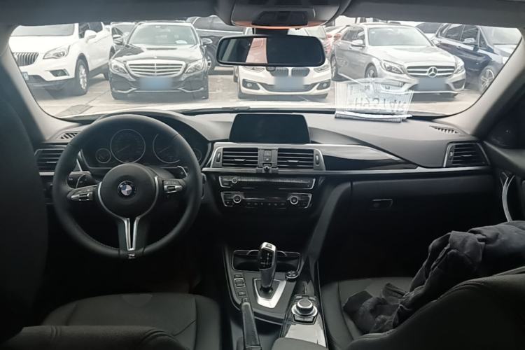 Used BMW 3 Series 2016 320i Fashion Model Center Console