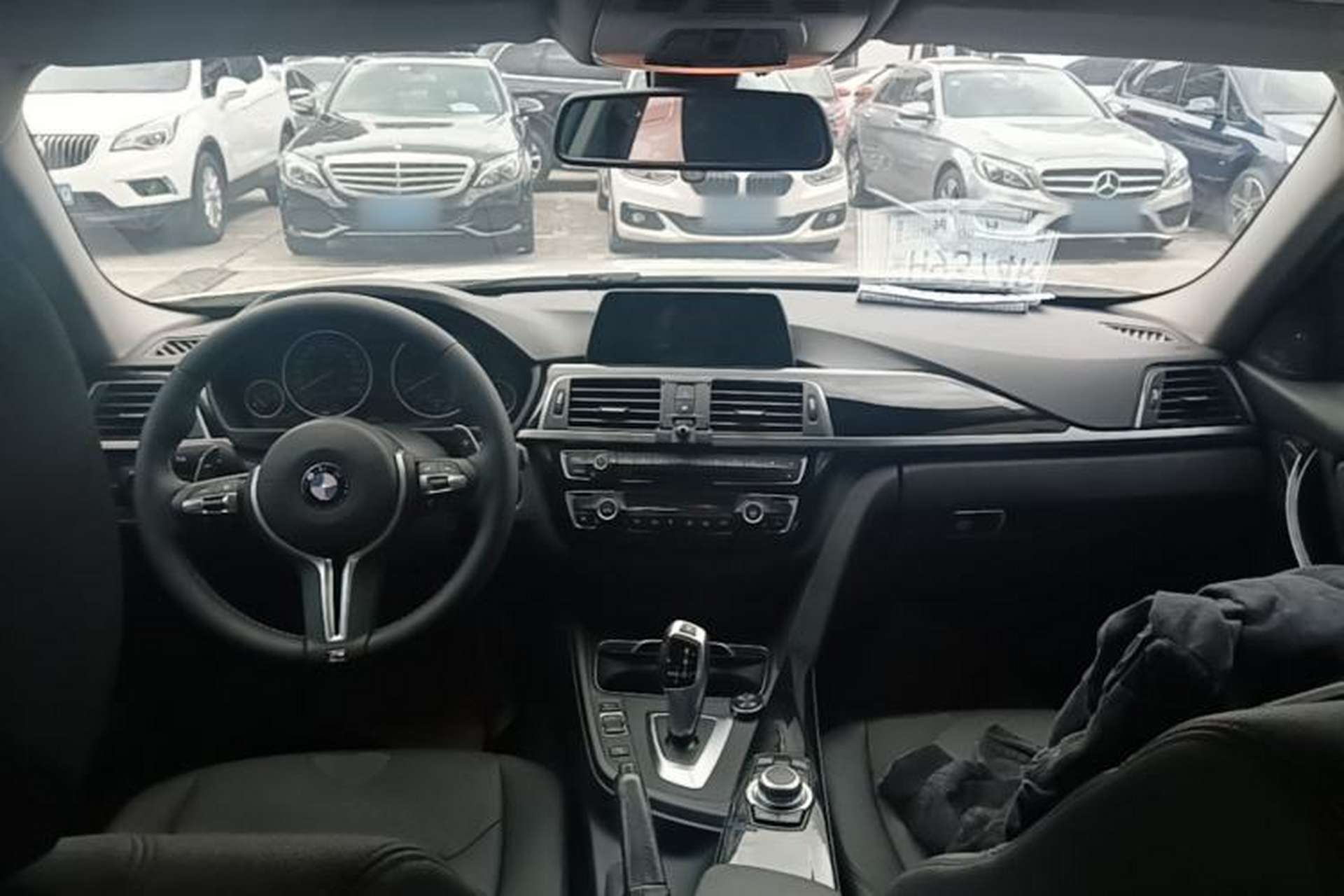 Used BMW 3 Series 2016 320i Fashion Model Center Console