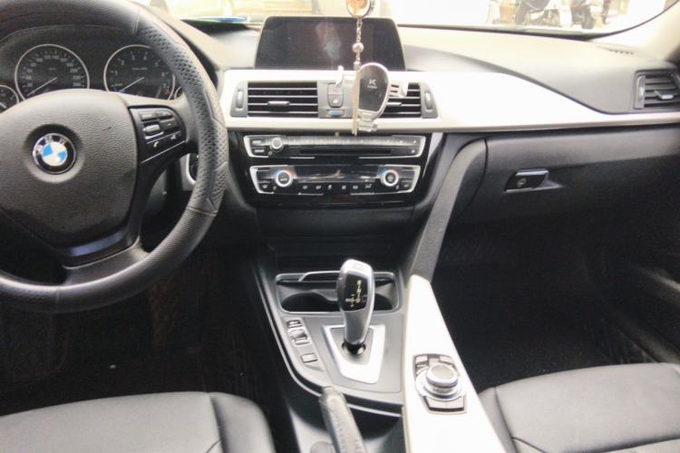 Used BMW 3 Series 2016 320Li Fashion Model Center Console