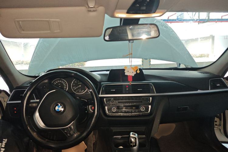 Used BMW 3 Series 2016 320Li Ambition Model Center Console