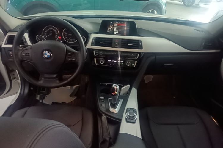 Used BMW 3 Series 2016 320Li Fashion Model Center Console