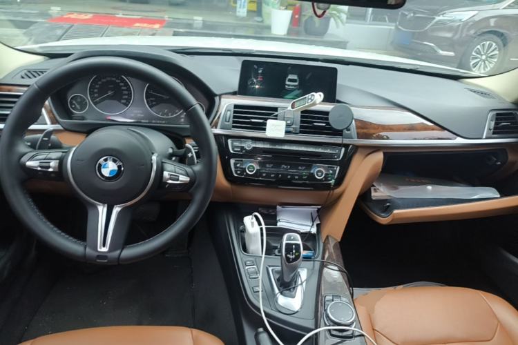 Used BMW 3 Series 2016 328Li Luxury Design Package Center Console