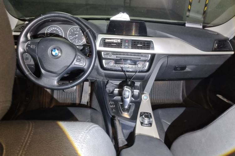 Used BMW 3 Series 2016 320Li Fashion Model Center Console