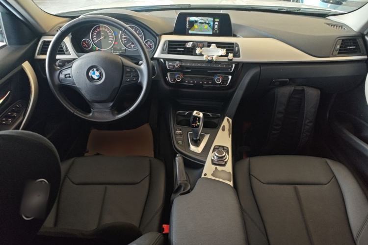 Used BMW 3 Series 2016 320Li Fashion Model Center Console