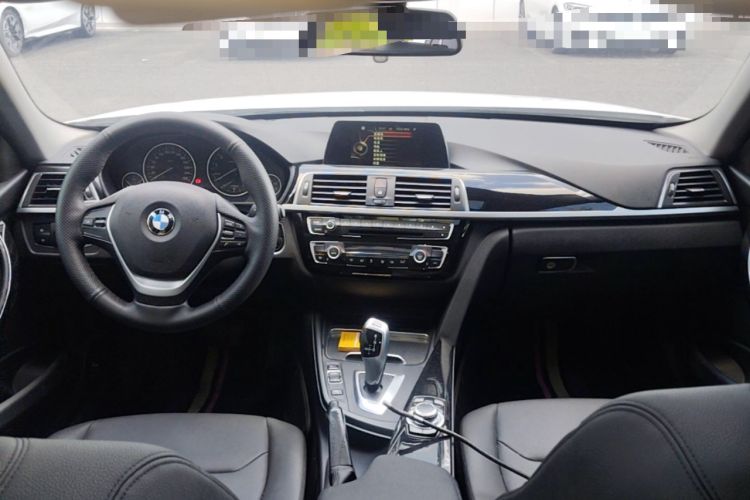 Used BMW 3 Series 2016 320Li Fashion Model Center Console