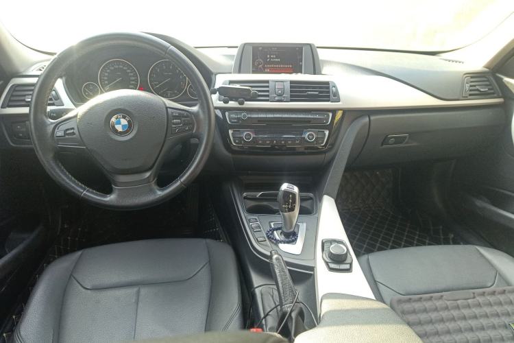 Used BMW 3 Series 2016 320Li Ambition Model Center Console