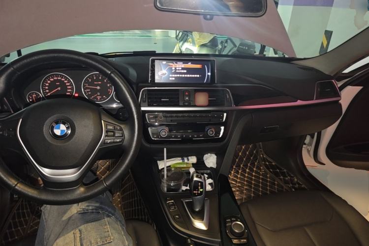 Used BMW 3 Series 2016 320Li Ambition Model Center Console