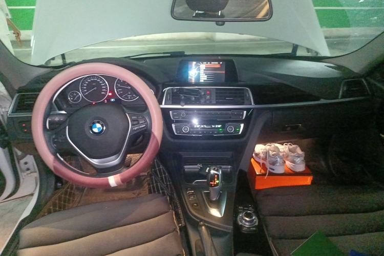 Used BMW 3 Series 2016 320Li Fashion Model Center Console