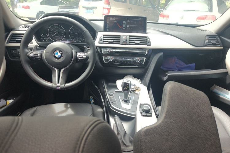 Used BMW 3 Series 2016 320Li Ambition Model Center Console