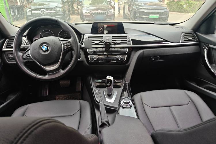 Used BMW 3 Series 2016 320Li Fashion Model Center Console