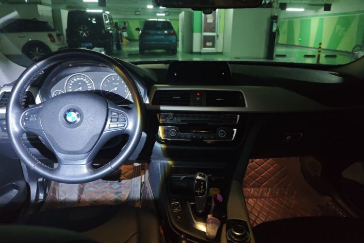 Used BMW 3 Series 2016 320Li Fashion Model Center Console
