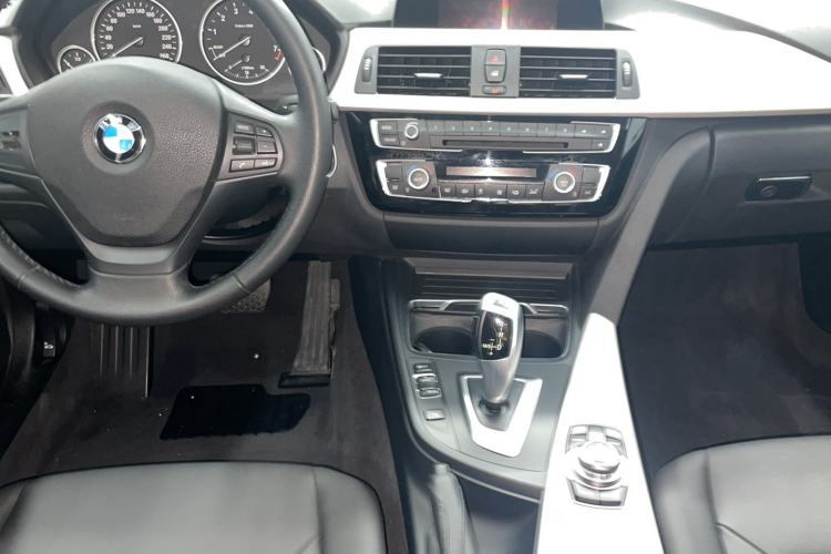Used BMW 3 Series 2016 320Li Fashion Model Center Console