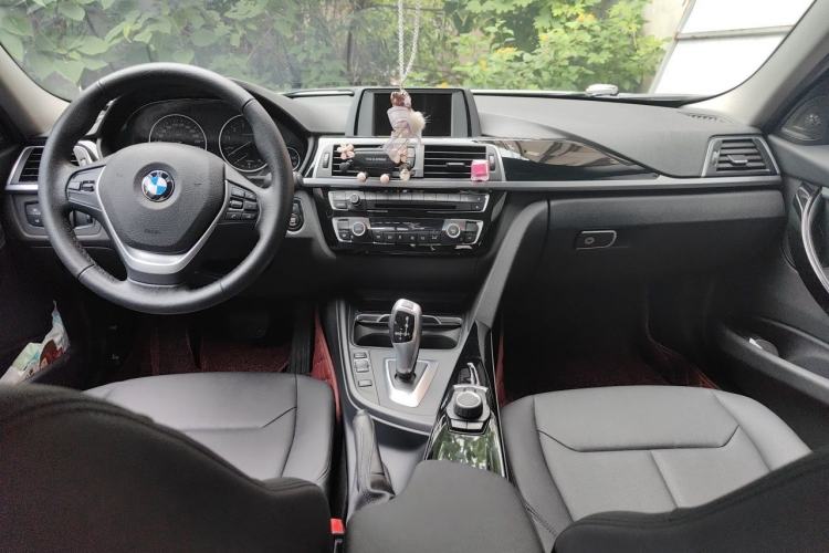 Used BMW 3 Series 2016 320Li Ambition Model Center Console