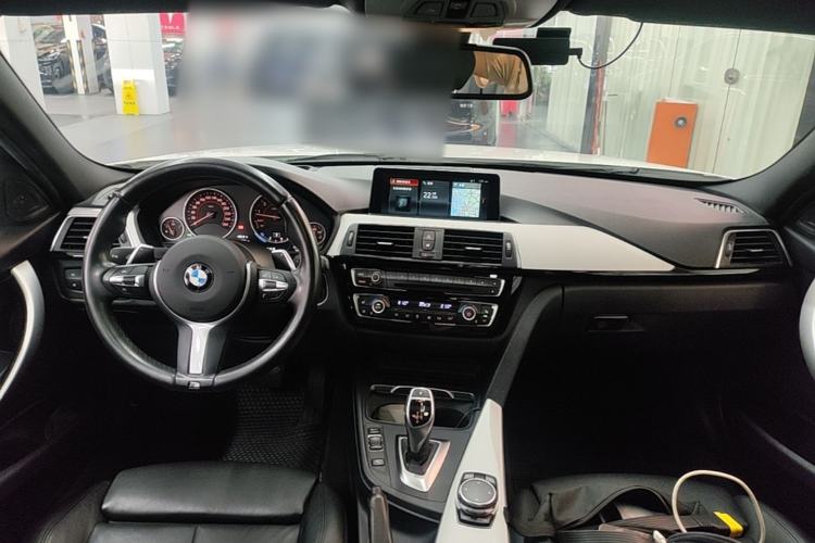 Used BMW 3 Series 2016 328i xDrive M Sport Edition Center Console