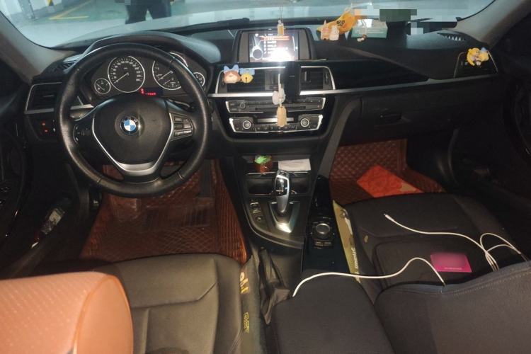 Used BMW 3 Series 2016 316Li Fashion Model Center Console