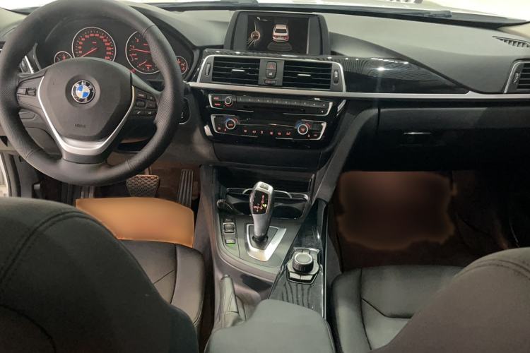 Used BMW 3 Series 2016 320Li Ambition Model Center Console