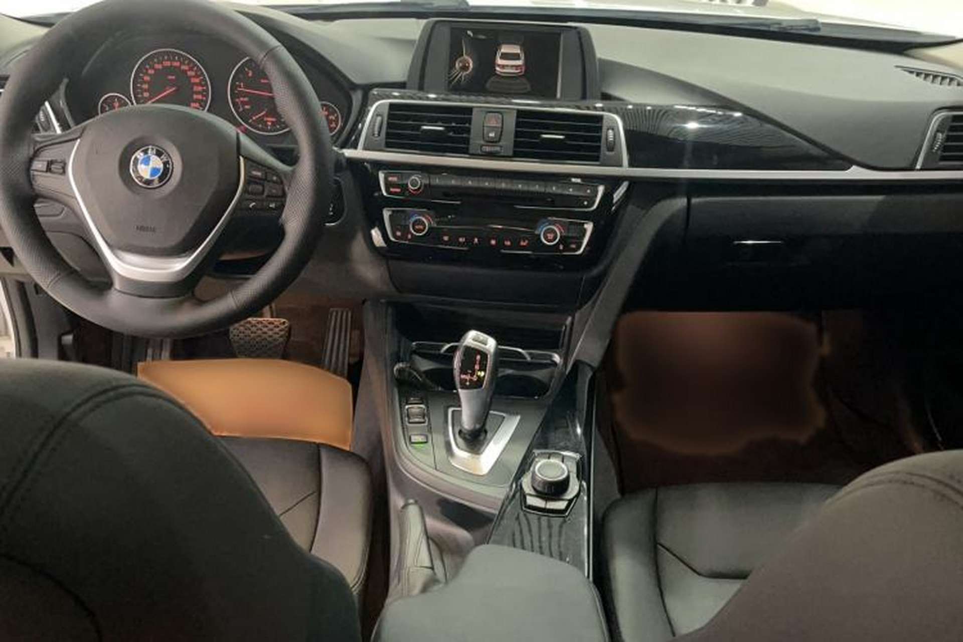 Used BMW 3 Series 2016 320Li Ambition Model Center Console