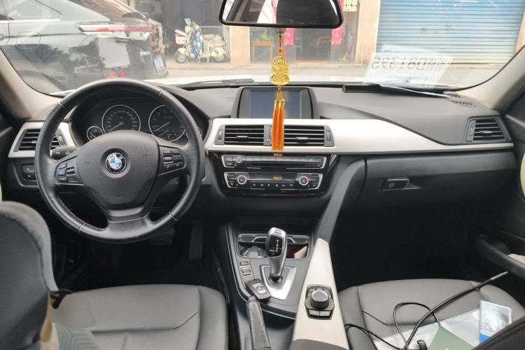 Used BMW 3 Series 2016 316i Fashion Model Center Console