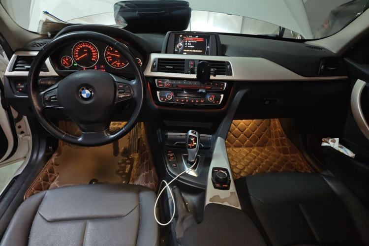 Used BMW 3 Series 2016 320Li Ambition Model Center Console