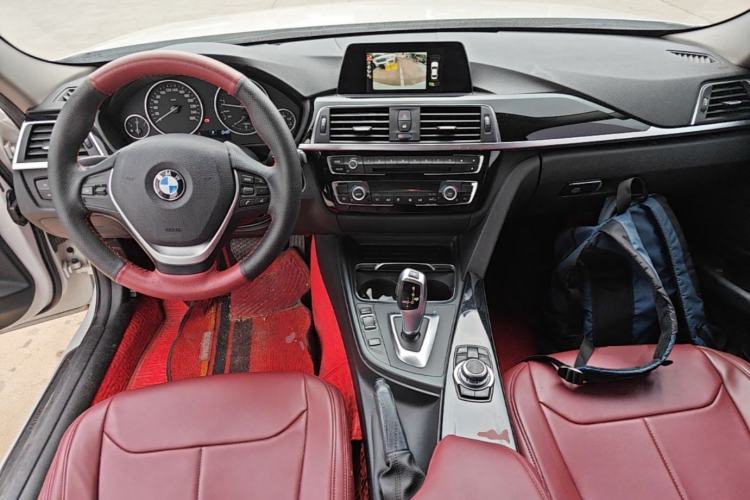 Used BMW 3 Series 2016 320i Fashion Model Center Console