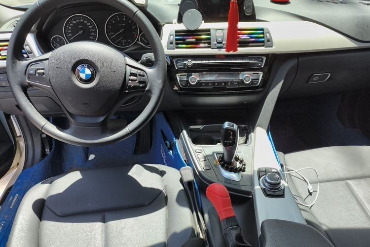 Used BMW 3 Series 2016 320i Fashion Model Center Console