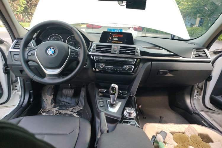 Used BMW 3 Series 2016 320Li Fashion Model Center Console