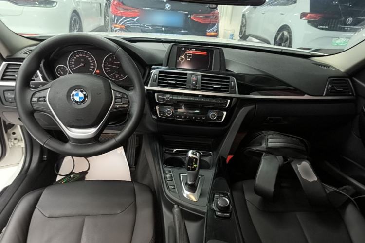 Used BMW 3 Series 2016 320Li Ambition Model Center Console