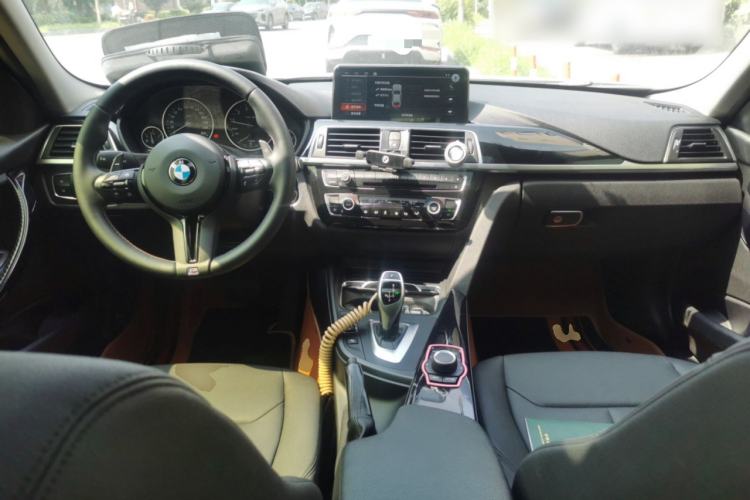 Used BMW 3 Series 2016 320Li Ambition Model Center Console