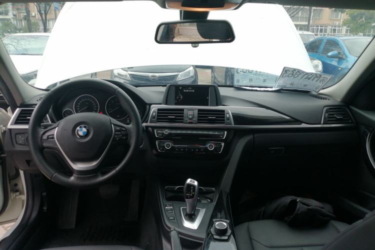 Used BMW 3 Series 2016 316i Fashion Model Center Console