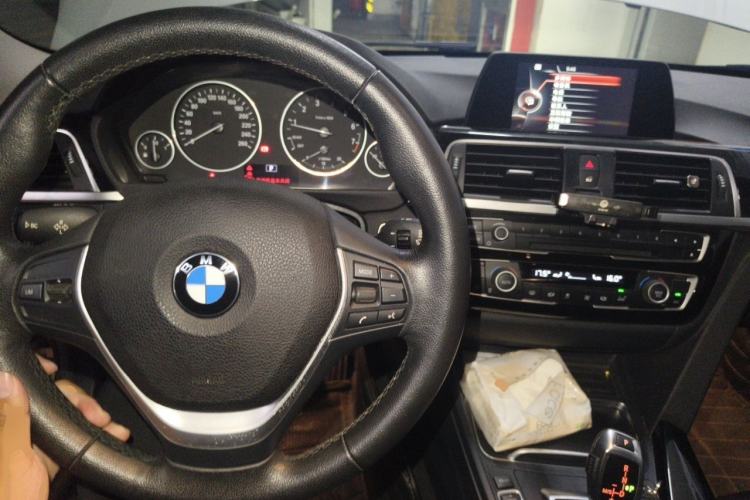 Used BMW 3 Series 2016 320Li Fashion Model Center Console