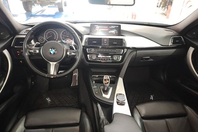 Used BMW 3 Series 2016 328i M Sport Center Console