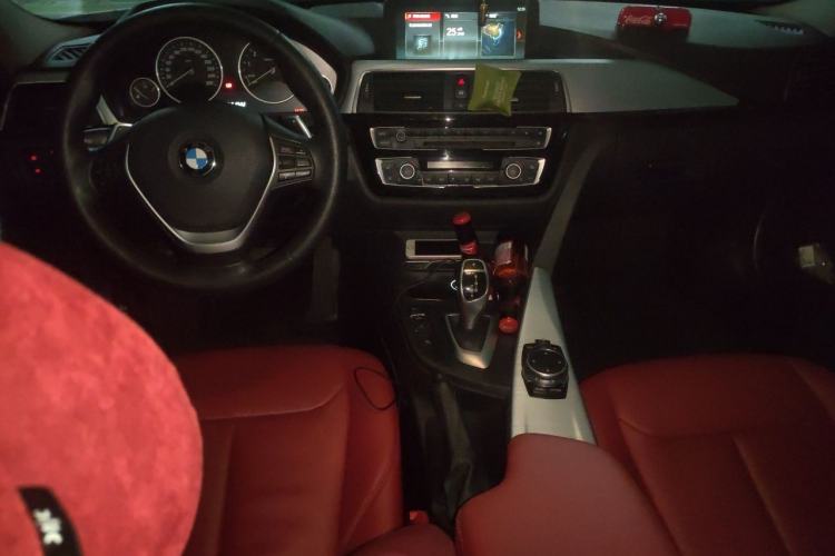 Used BMW 3 Series 2016 328Li Fashion Model Center Console