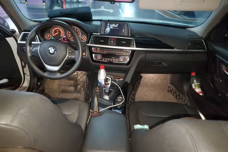 Used BMW 3 Series 2016 316Li Fashion Model Center Console