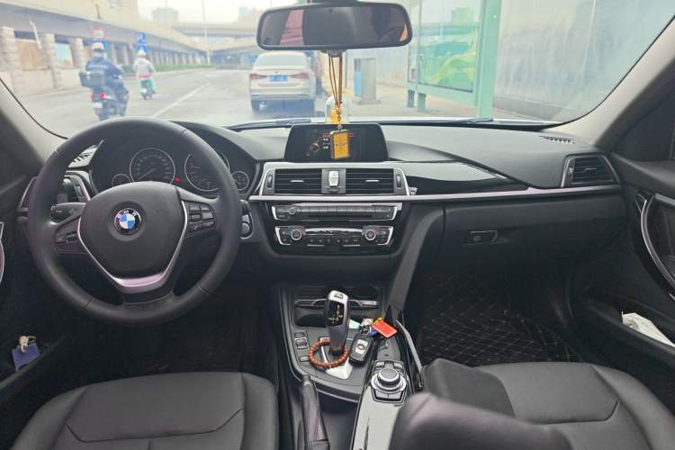 Used BMW 3 Series 2016 320Li Fashion Model Center Console