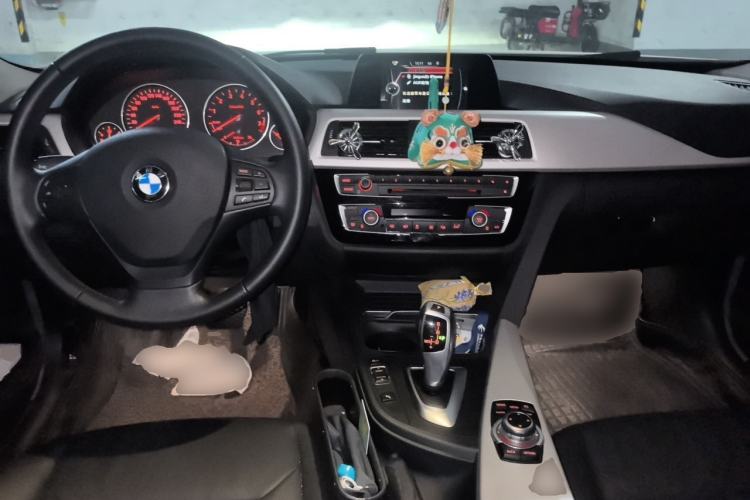 Used BMW 3 Series 2016 320Li Fashion Model Center Console
