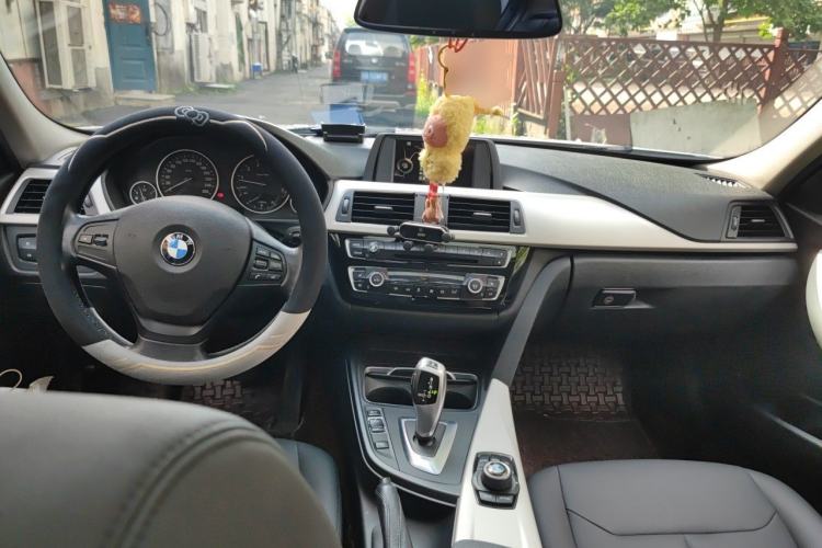 Used BMW 3 Series 2016 328Li Fashion Model Center Console
