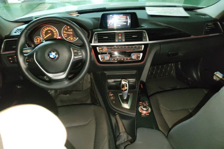 Used BMW 3 Series 2016 320Li Fashion Model Center Console