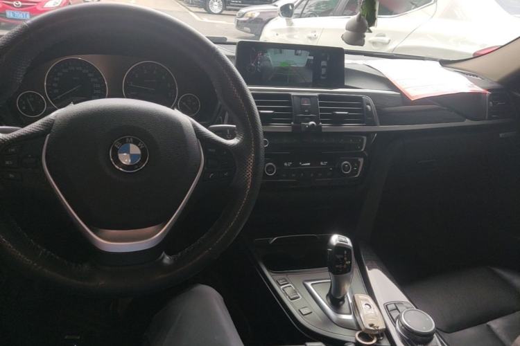 Used BMW 3 Series 2016 320Li Luxury Design Package Center Console