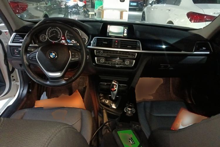 Used BMW 3 Series 2016 320Li Fashion Model Center Console