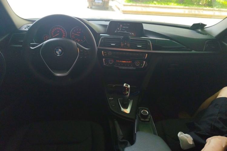 Used BMW 3 Series 2016 316i Fashion Model Center Console