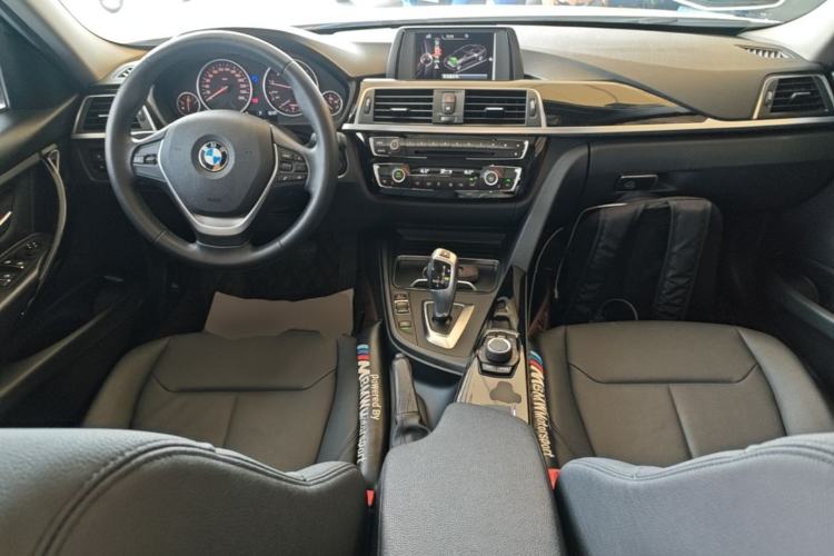 Used BMW 3 Series 2016 316Li Fashion Model Center Console