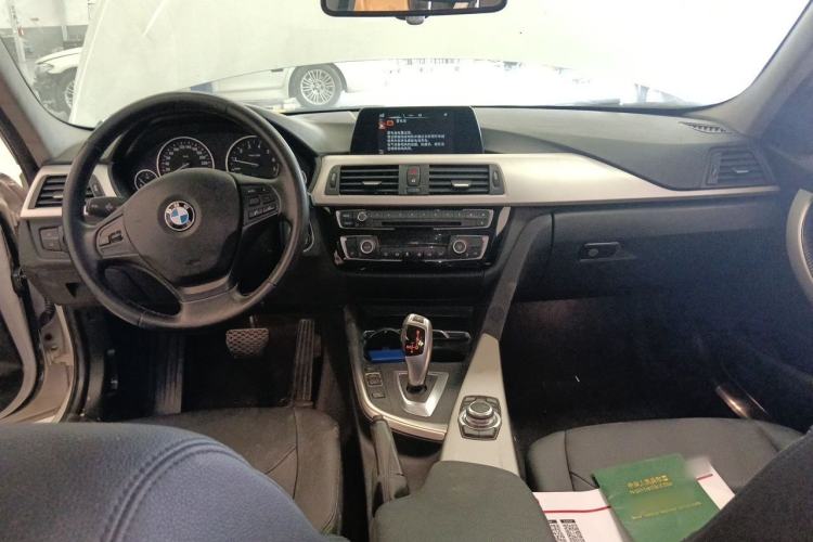 Used BMW 3 Series 2016 320Li Fashion Model Center Console