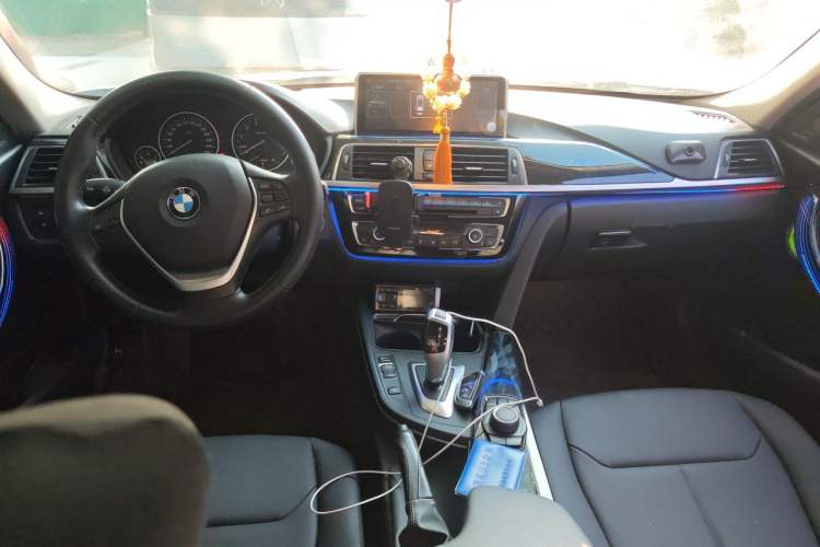 Used BMW 3 Series 2016 320Li Ambition Model Center Console